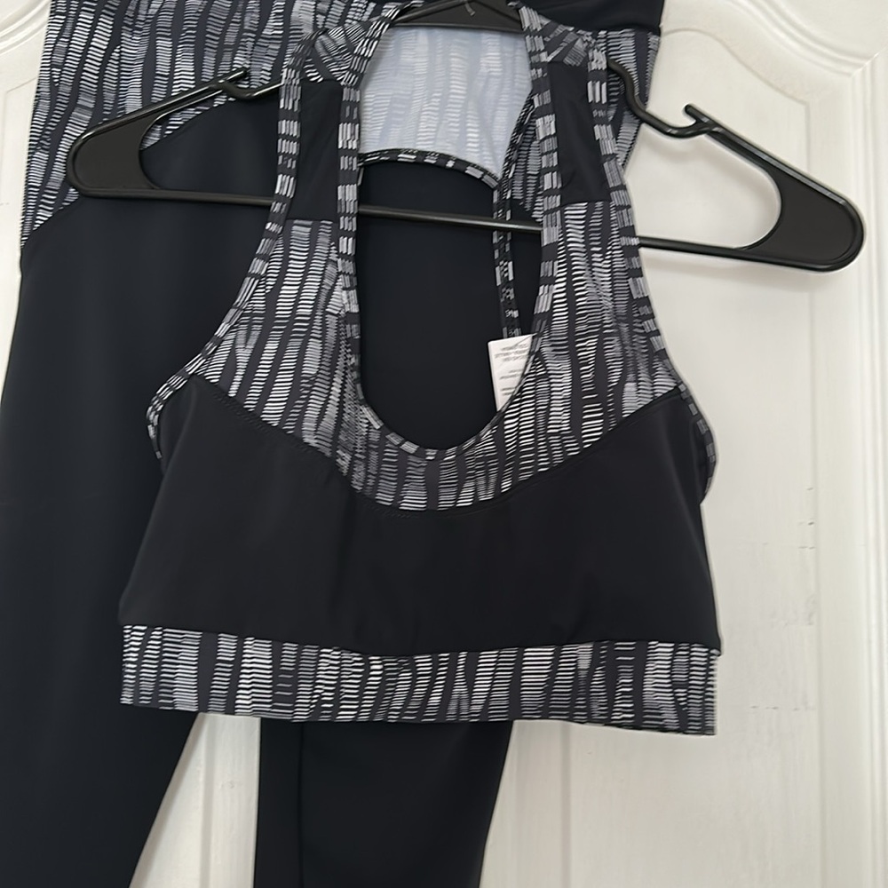 Leggings Set Petite(Top and Bottom) Black and Gray Pattern.